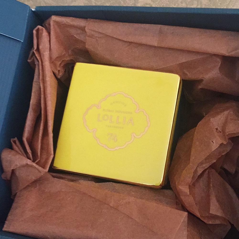 Lollia scented candle